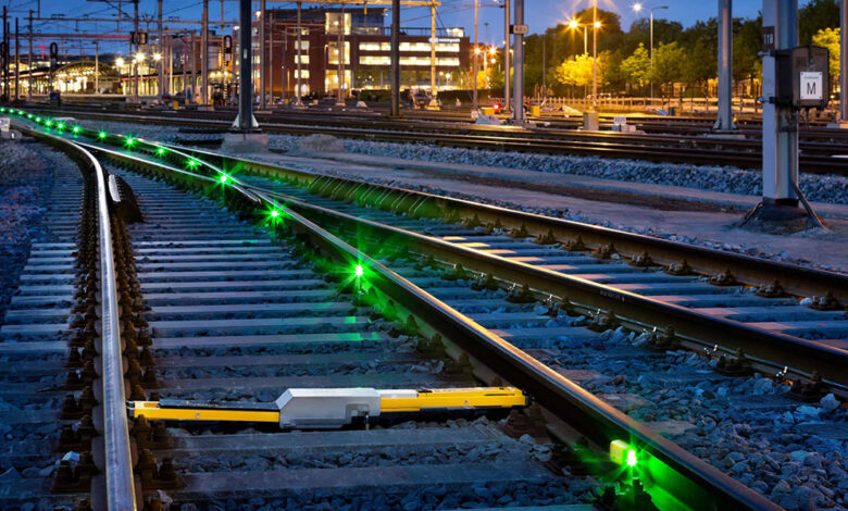 Dù radar và cảm biến hiện đại ra đời, mạch điện đường ray vẫn giữ vai trò cốt lõi trong hệ thống tín hiệu đường sắt toàn cầu – nhờ tính ổn định và độ tin cậy tuyệt đối